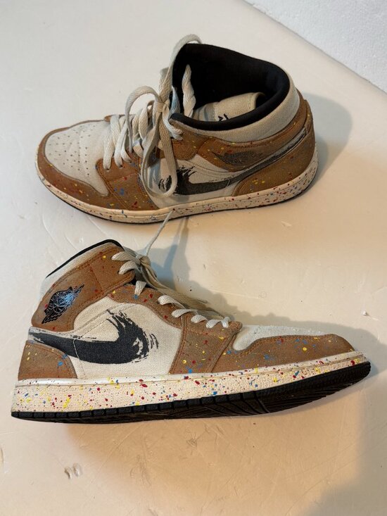 Jordan Other - Nike Air Jordan 1 SE Mid Brushstroke Paint Splatter DA8005-100 Men Size 8.5 RARE